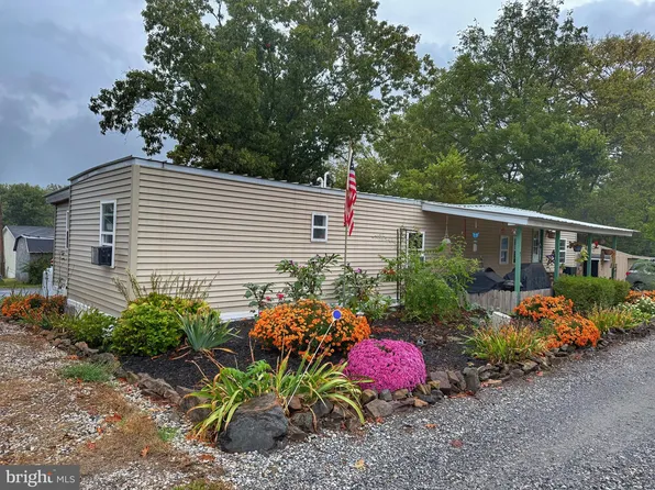 450 Ridge Rd Trailer 7, Etters, PA 17319
