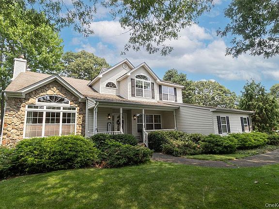 3rd image of 65 Betty Ann Drive