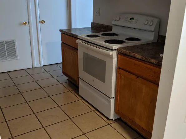3 Lennox Ct, Sicklerville, NJ 08081