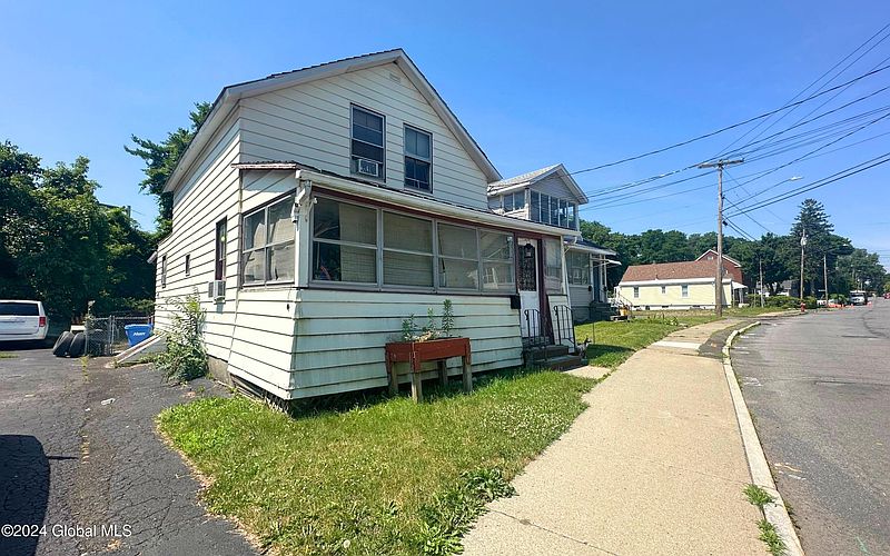 5th image of 5 Yardboro Avenue