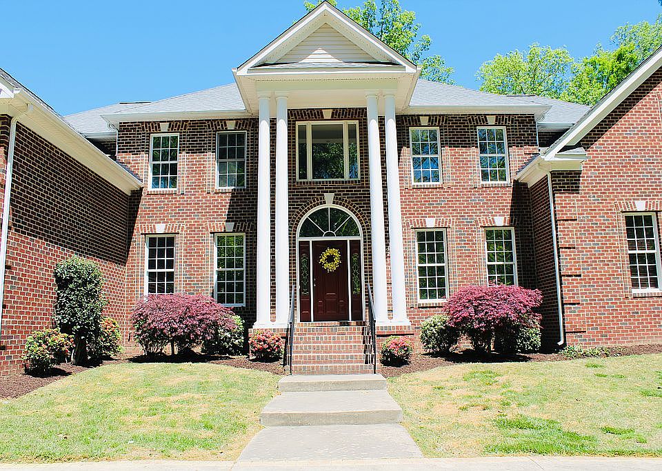1st image of 20 Hartlake Dr