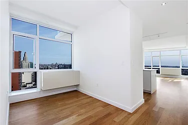 Rented by R New York