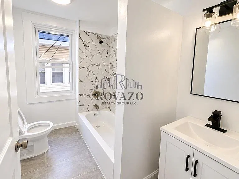 5 bed, 1000 sqft, $2,900 — Photo 4