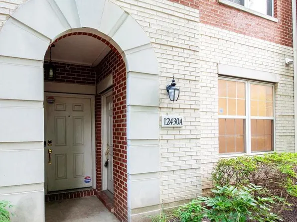 12430 Liberty Bridge Rd, Fairfax, VA 22033