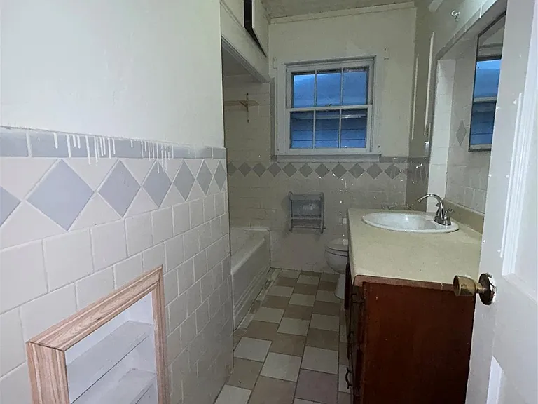 2018 N Avenue H — Photo 12