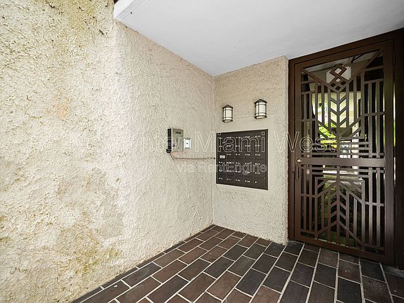 3rd image of 2666 Tigertail Ave APT 209