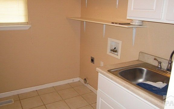 3rd image of 1429 E Farley Ave