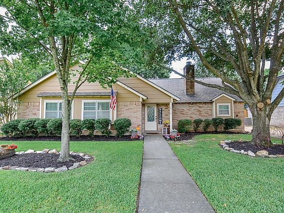 5th image of 16113 Lakeview Dr