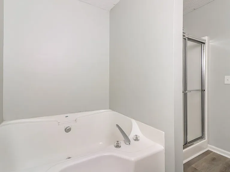 732 Newport Dr — Photo 16
