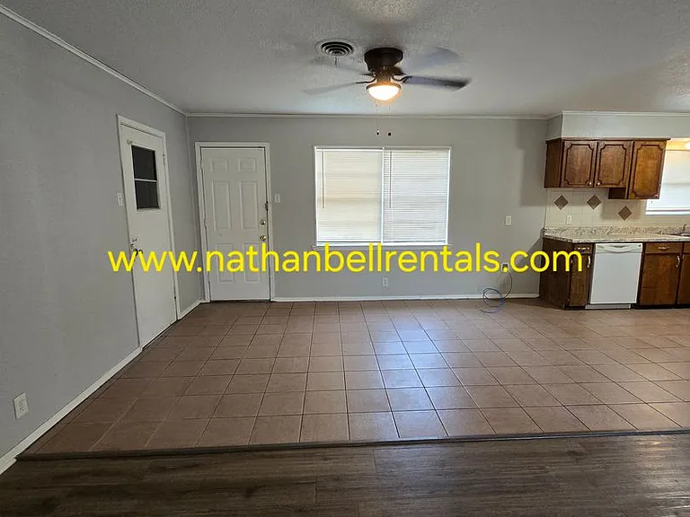 2485 Cypress Dr — Photo 3