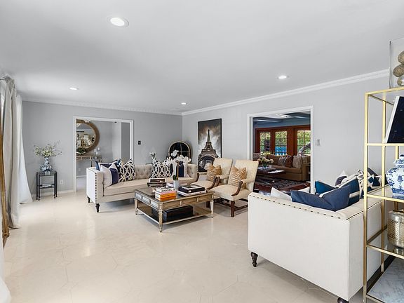 4th image of 11451 Parkchester Dr