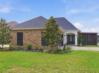 1040 Michelle Dr, Sulphur, LA 70663