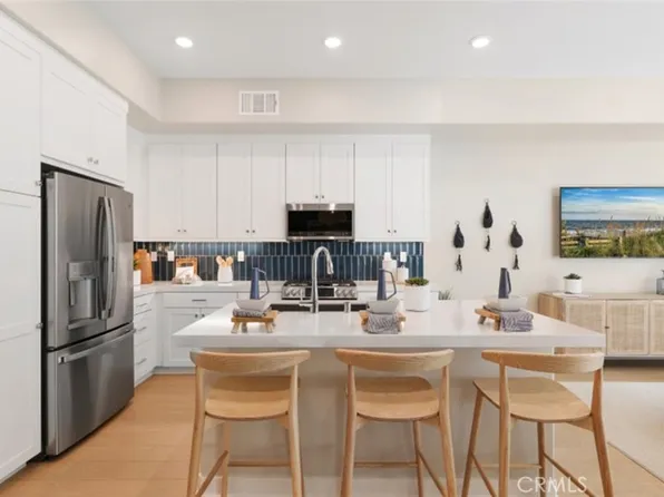 1918 Hollyleaf Ter, Montebello, CA 90640