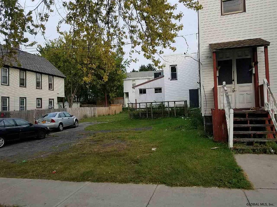 2nd image of 1552-54 FOSTER Avenue