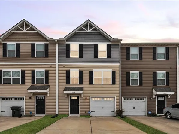 2004 Van Zandt Pkwy, Suffolk, VA 23434