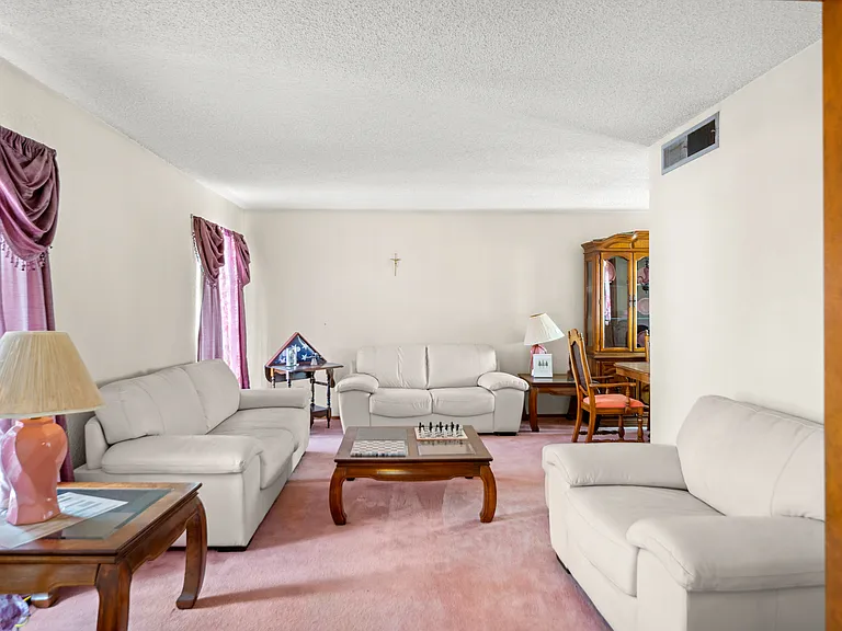 1300 James Kelley Dr — Photo 11