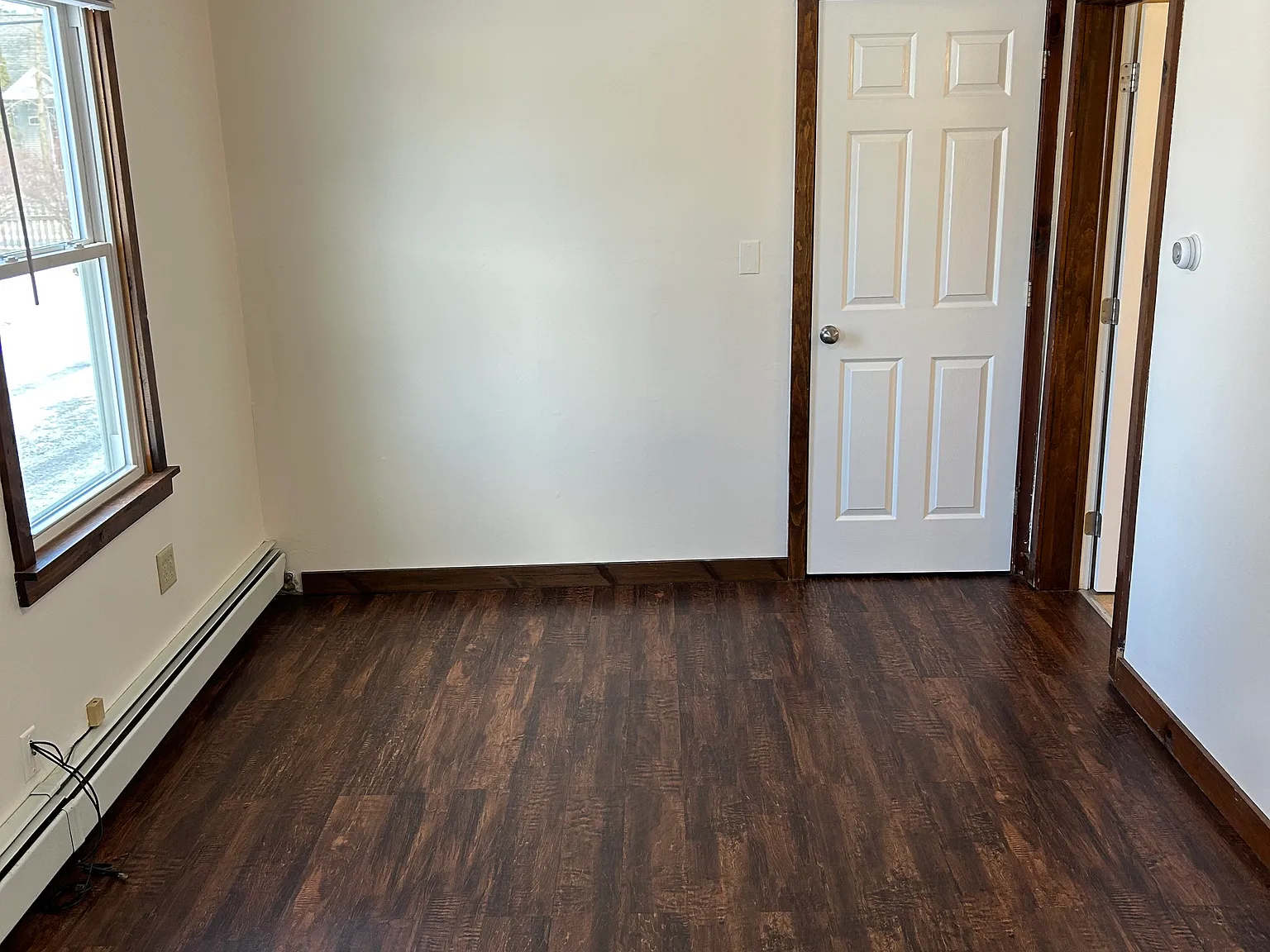 1571 North Ave — Photo 2