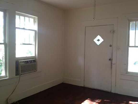 2nd image of 608 Dearborne St