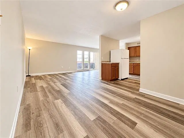 1161 Lake Ave — Photo 2
