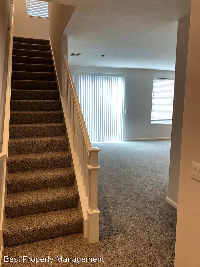 1385 Kubicek Way photo 1