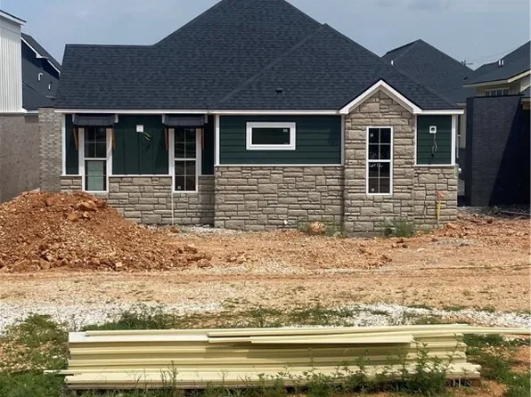 3404 SW Scoggins Rd, Bentonville, AR 72713