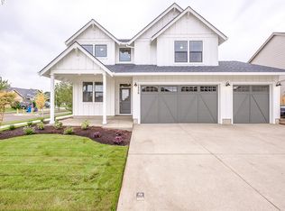 1226 Daylily St, Woodburn, OR 97071