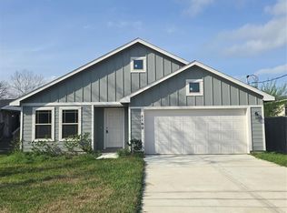 1102 Riggs St, Baytown, TX 77520