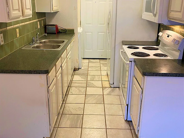 223 Hood St — Photo 12