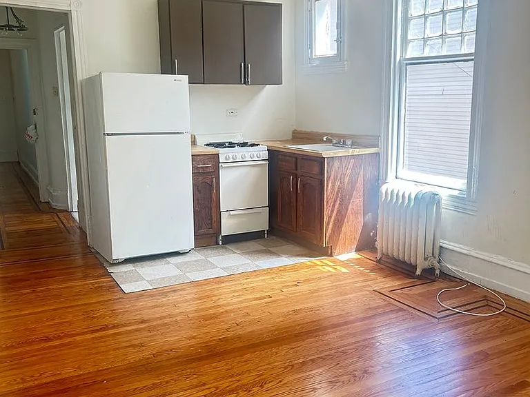 1808 W Tioga St — Photo 2