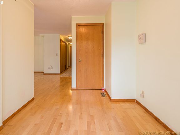3rd image of 1009 SE 138th Ave