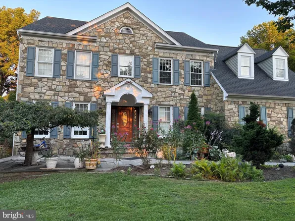 19105 Peach Blossom Ct, Gaithersburg, MD 20879