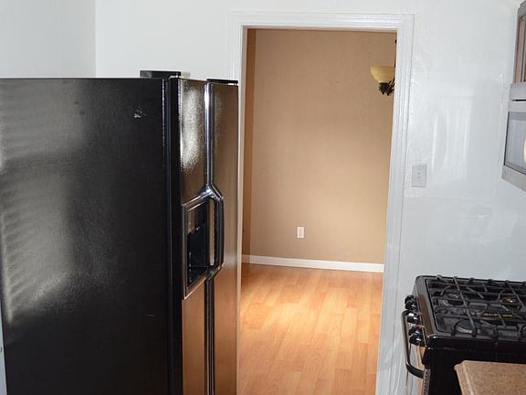 kitchen into dinette