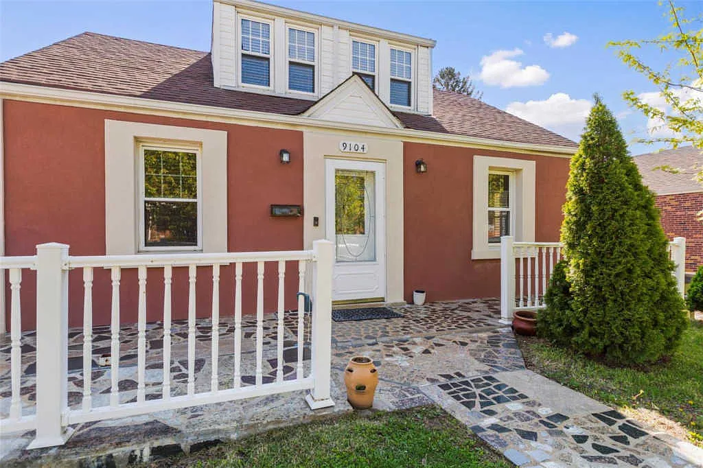 9104 Dana Ave photo 1