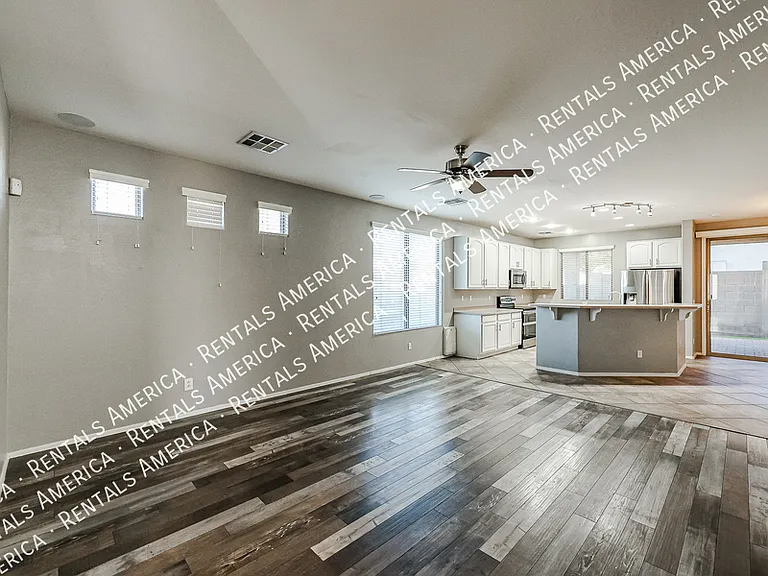 2614 W Florentine Rd — Photo 12
