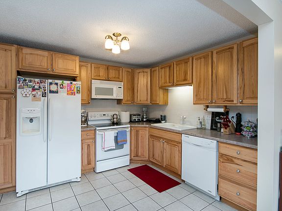 3rd image of 430 Vattier St #879822