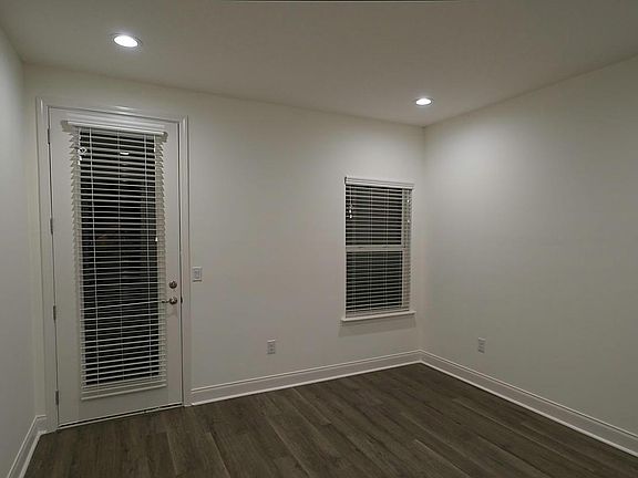 5th image of 153 Tartan Ct