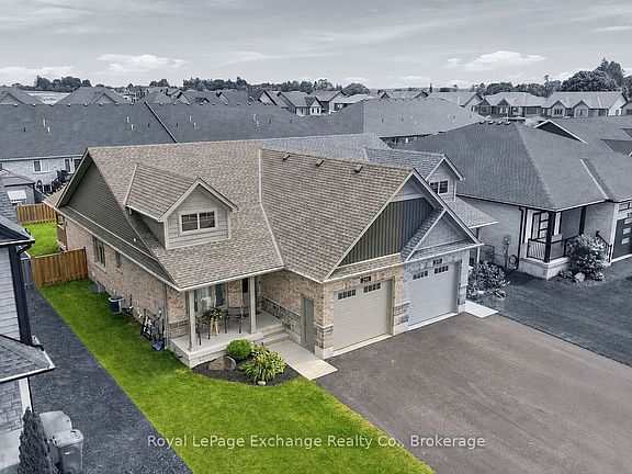 4th image of 241 Eccles Ave
