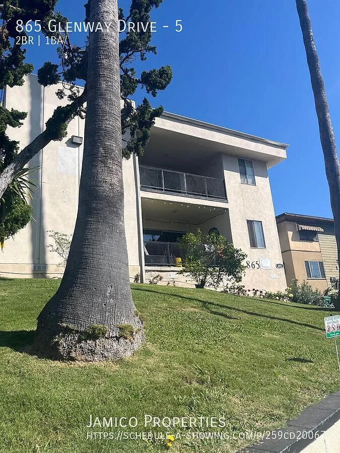 2 bed, $2,300 — Photo 1