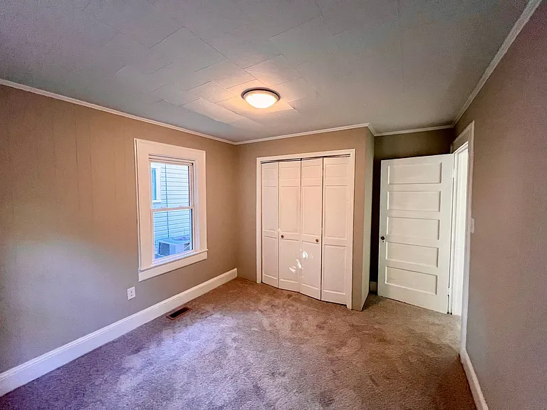 111 Highland Ave — Photo 12