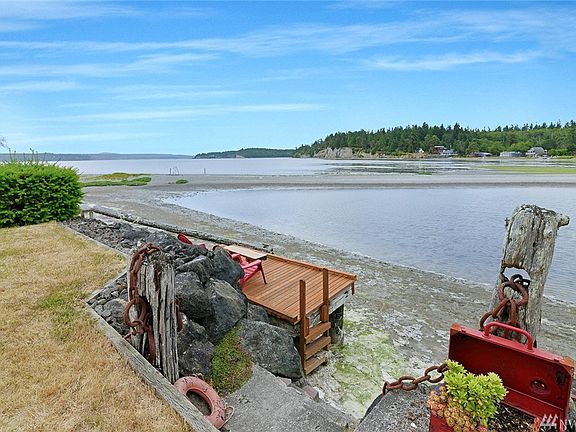 3rd image of 4990 NE Canal Ln