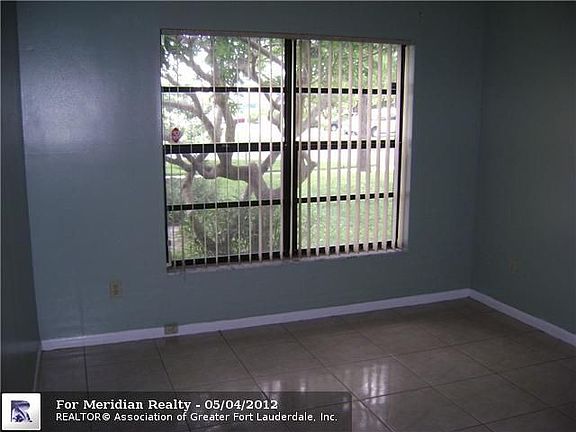 4th image of 1540 Ferngran Ave
