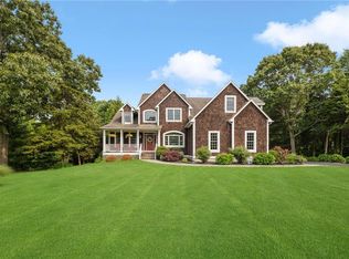 90 Lindsay Ln, North Kingstown, RI 02852