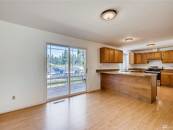 4th image of 12201 107th Avenue Ct E