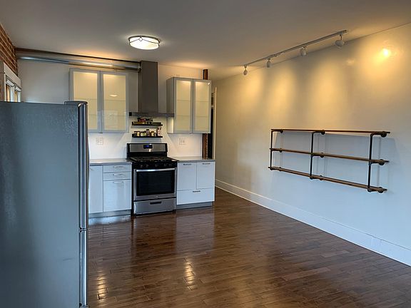 2nd image of 84 S Lincoln St APT 4