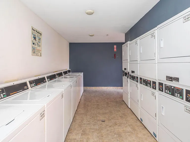 Capewood Apartments — Photo 23