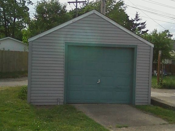 3rd image of 2311 Miami St