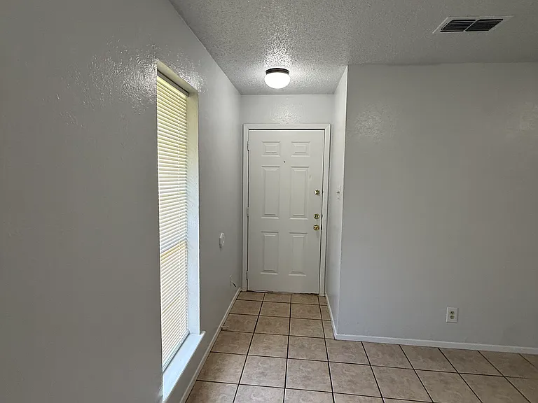 8 Harroun Ct #B — Photo 7