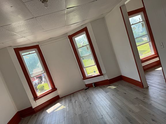 5th image of 1279 Michigan Ave Floor 2