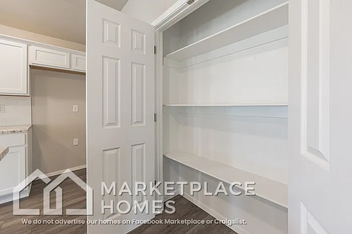 981 E Starling St — Photo 10