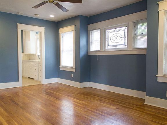 3rd image of 533 E Brown Ave